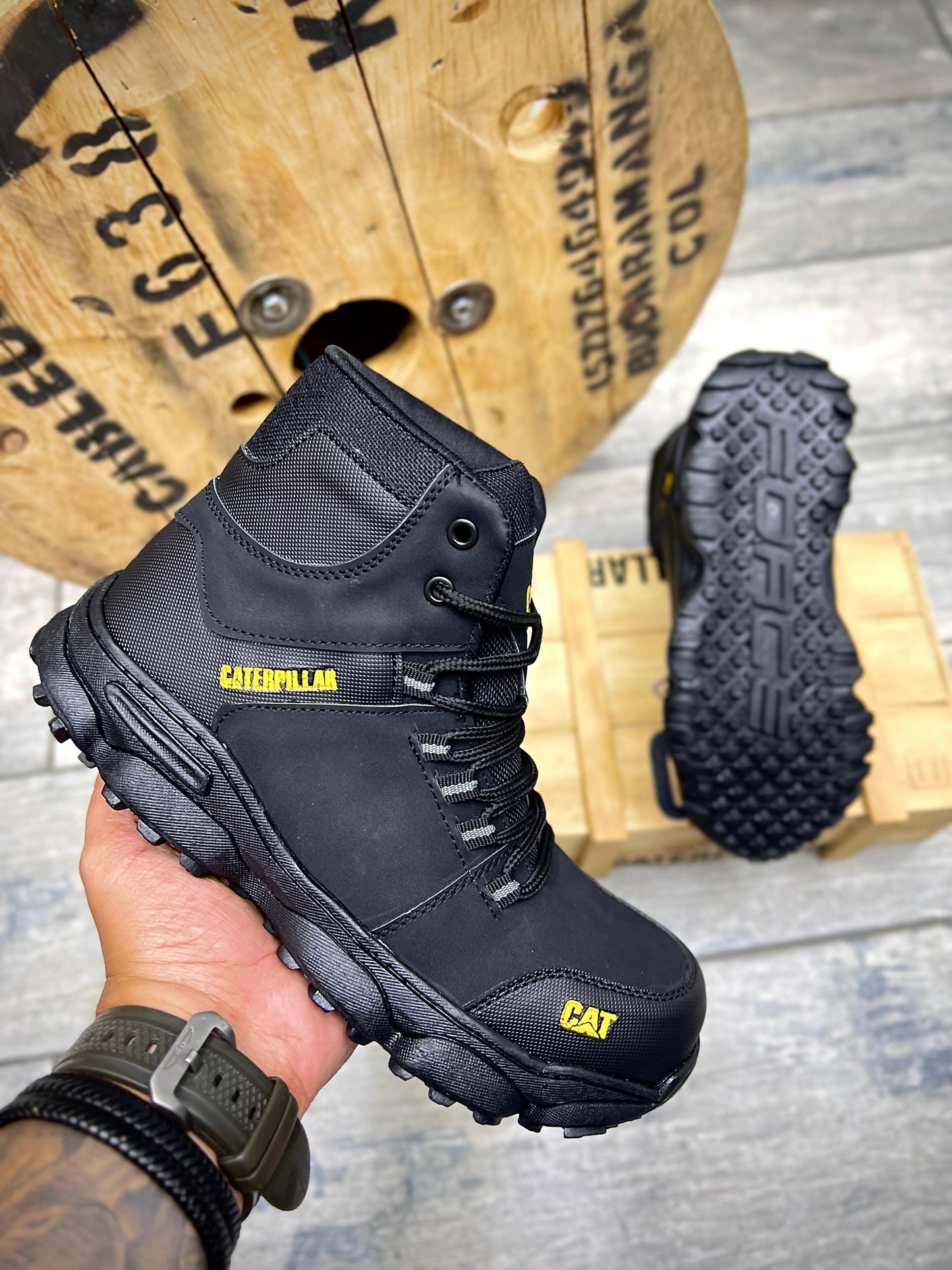 BOTA CAT FORCE 2.0 - SEGURIDAD PARA TRABAJO PESADO, RESISTENTE A IMPACTOS - ALTA CALIDAD